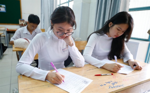 Bộ Giáo dục siết chặt lạm thu, chuẩn bị sắp xếp lại mạng lưới đại học trong 2026