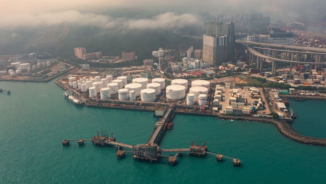 Dầu giảm 2% xuống thấp nhất trong 4 tháng