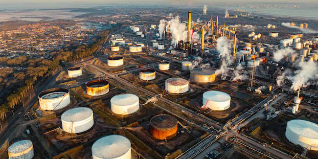 Dầu giảm hơn 1% do căng thẳng thương mại Mỹ - Trung và báo cáo từ IEA