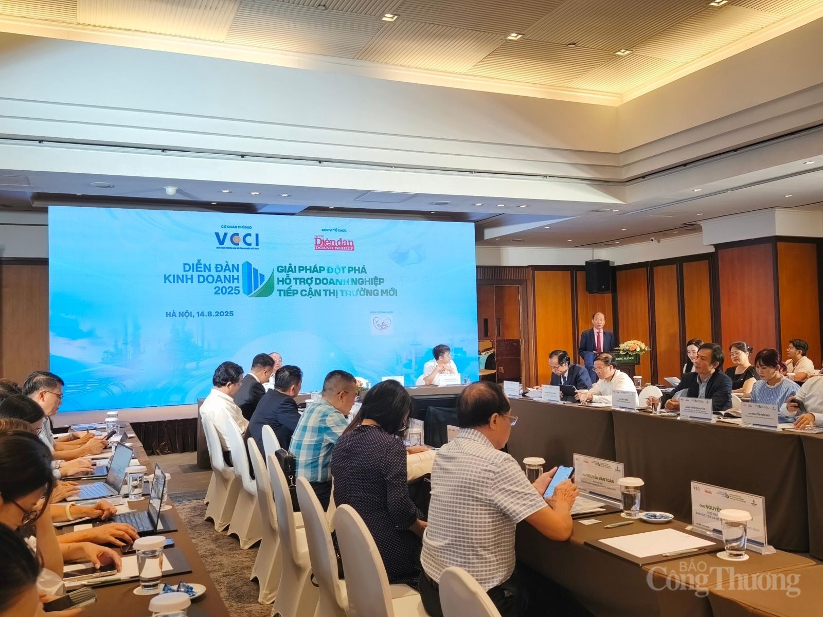 Ứng phó thuế quan Mỹ: Tiếp cận thị trường mới, làm mới thị trường cũ
