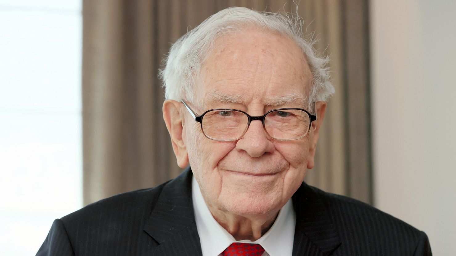 Warren Buffett thông báo rời ghế chủ tịch, cổ phiếu Berkshire lao dốc 3 tháng liên tiếp: Chuyện gì đang xảy ra với 'cỗ máy in tiền' của vị huyền thoại đầu tư?