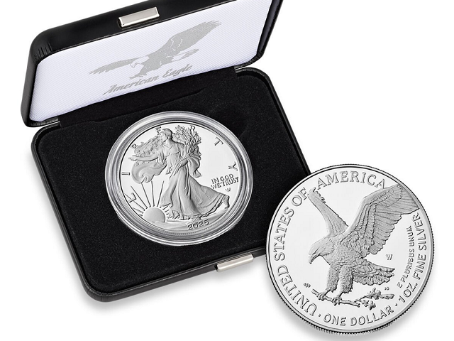 Bạc “cháy hàng” khắp nơi, giá trên bảng điện chỉ là hư ảo