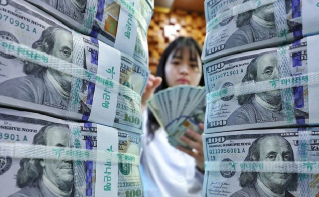 Fed hạ lãi suất, chi phí phòng ngừa rủi ro đối với đồng USD giảm mạnh