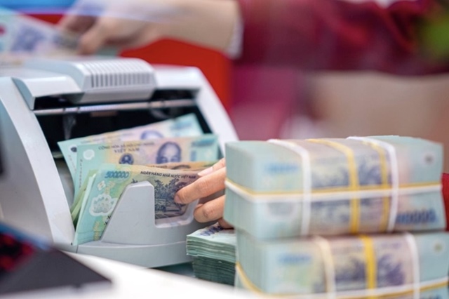 Linh hoạt trong điều hành lãi suất để "giữ nhịp" dòng vốn