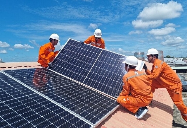 Quy hoạch điện VIII: Mục tiêu đến năm 2030 có 50% mái nhà của các cơ quan và hộ gia đình được lắp đặt điện mặt trời