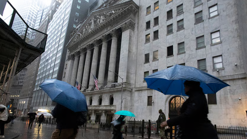 Vì sao Phố Wall cảnh giác về nguy cơ đổ vỡ hàng loạt?