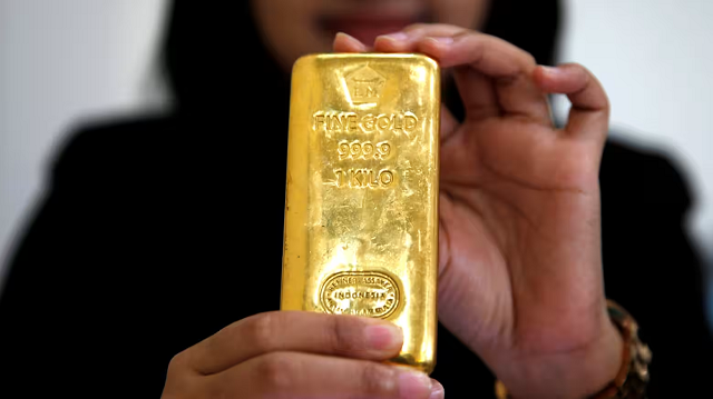 Vàng thế giới giảm từ mức đỉnh gần 2 tuần