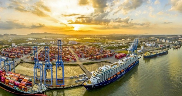 Hệ sinh thái công nghiệp gắn với cảng biển giúp TPHCM vươn tầm khu vực