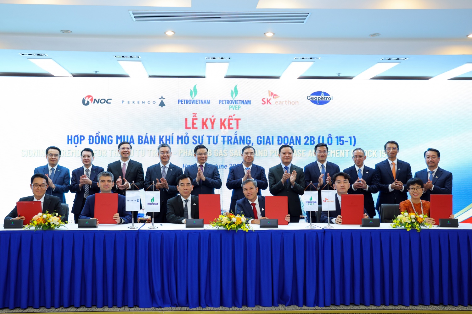Petrovietnam ký loạt hợp đồng dầu khí, bổ sung nguồn khí cho phát điện từ năm 2027
