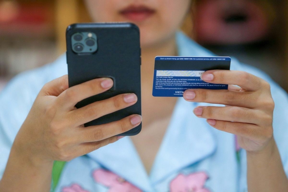 Trường hợp nào bị phong tỏa tài khoản ngân hàng từ ngày 1/1/2026?