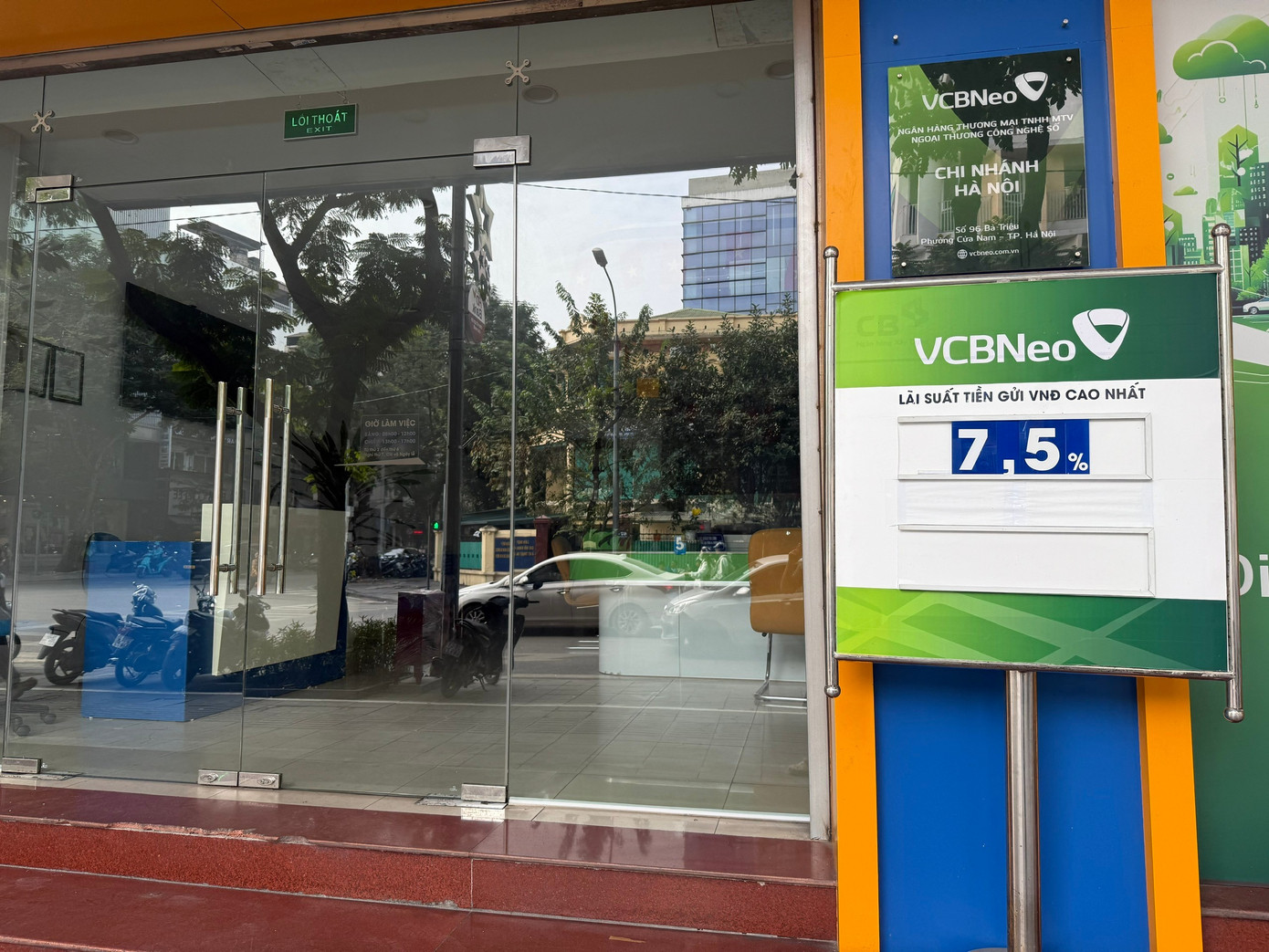 Nhóm Big 4 cũng ồ ạt tăng lãi suất huy động, chuyện gì đang xảy ra?