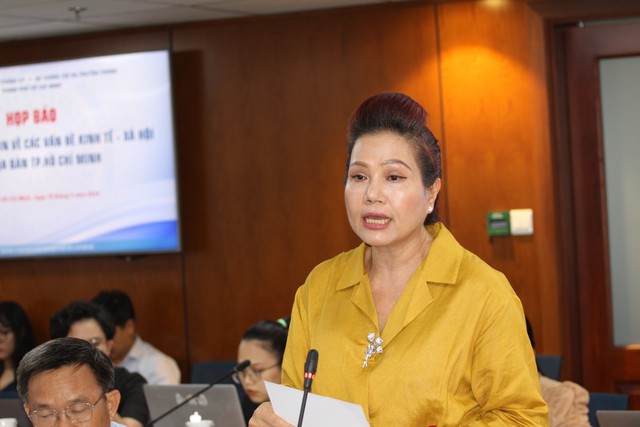 Cựu Tổng Giám đốc công ty vàng SJC bị cáo buộc đưa nguyên liệu bên ngoài để sản xuất trái phép hàng nghìn lượng vàng, giữ lại vàng bình ổn để bán ra ngoài với giá cao hơn niêm yết