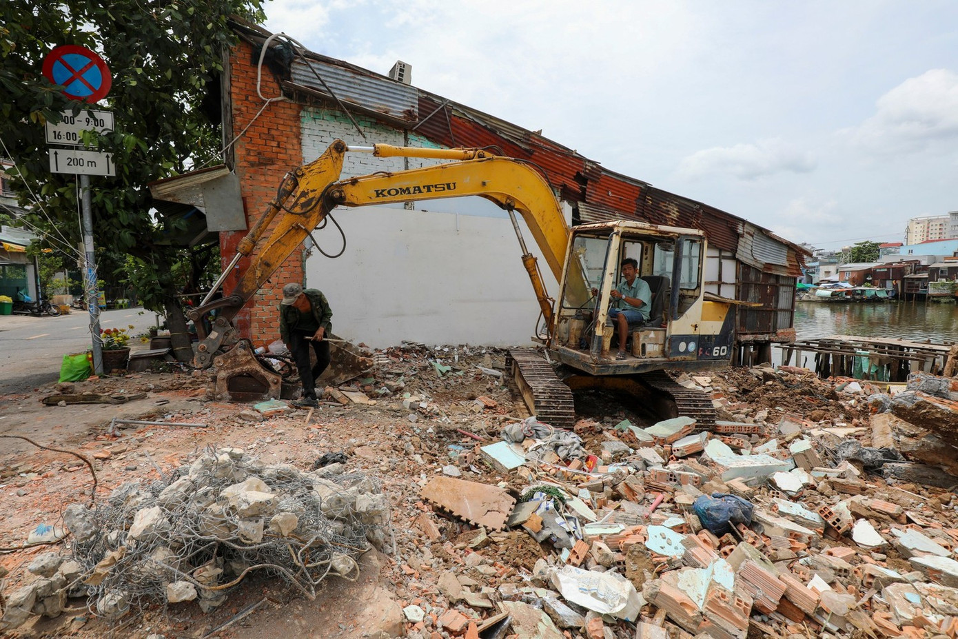 Các chính sách hỗ trợ người dân sau di dời 40.000 căn nhà ven kênh rạch ở TPHCM