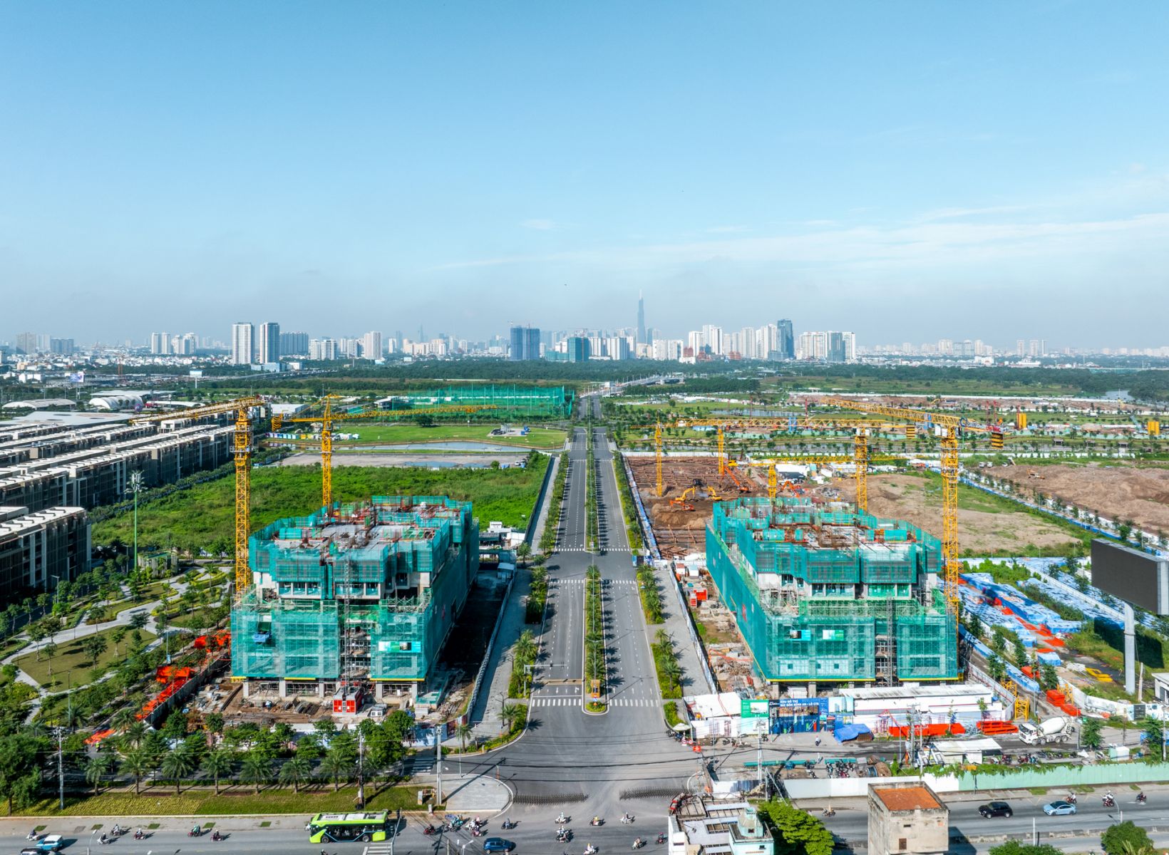 Hàng vạn người dân khu Đông TPHCM vui mừng khôn xiết khi tuyến đường định hình lại giao thông khu vực đã thông tuyến