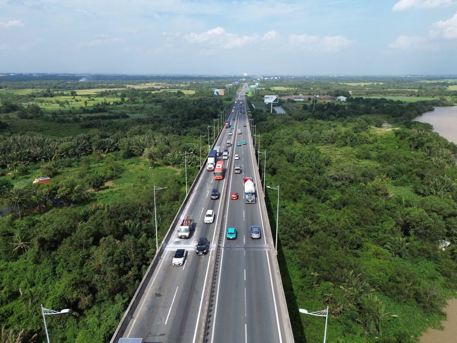 Khởi công mở rộng cao tốc TP HCM-Long Thành