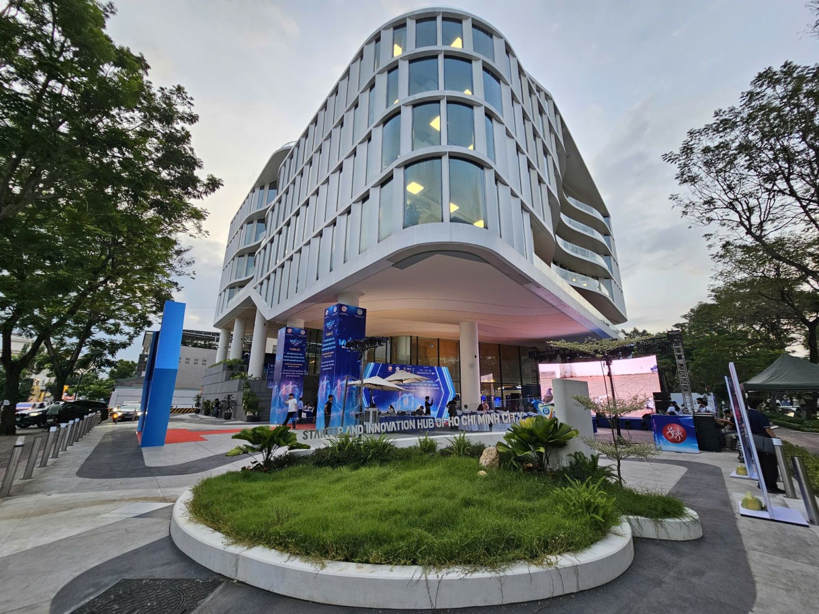 Chuẩn bị khai trương Trung tâm Tài chính quốc tế tại TP HCM